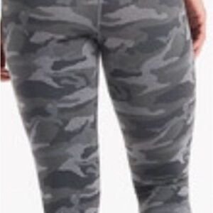 Vuori Dark Camouflage Leggings
